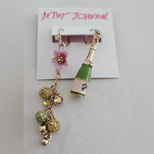 BETSEY JOHNSON Party Celebration Champagne & Bubbles Mismatched Earrings NEW NWT